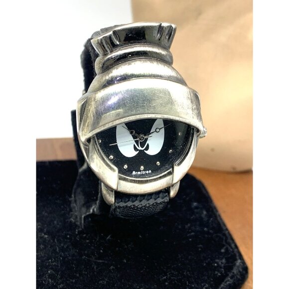 Armitron Women's Watch Marvin The Martian Vintage Quartz Leather Strap 30mm - Picture 12 of 13